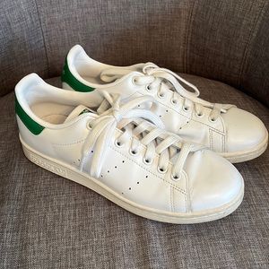 ADIDAS STAN SMITHS SZ- 6.5